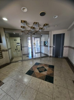 【エントランス】 | 外と内をつなぐエントランスは、まさに顔となる場所。格調高い雰囲気を漂わせて上質な空間を作り出します