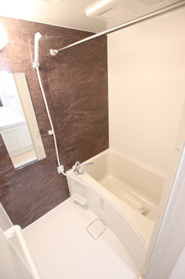 追い焚き機能付きの浴室