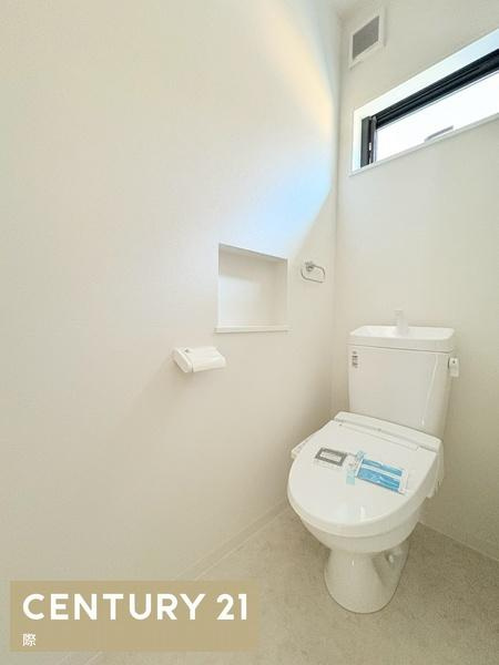 海南市船尾の新築一戸建のトイレ