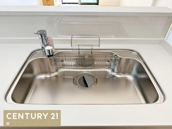 海南市船尾の新築一戸建のキッチン