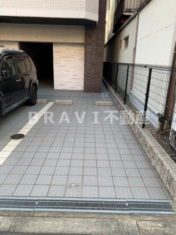 スワンズシティ大阪城南　BRAVI不動産の駐車場|【スワンズシティ大阪城南】カースペースがあります