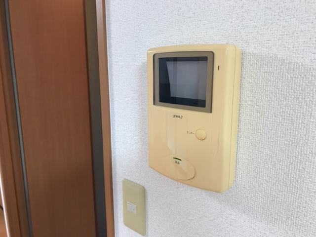 ルミナス西山本の内装|カメラ付インターホン