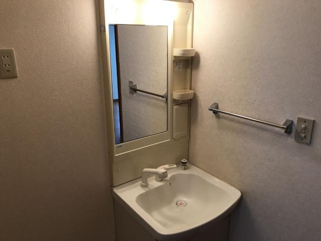 ルミナス西山本の洗面所|洗面