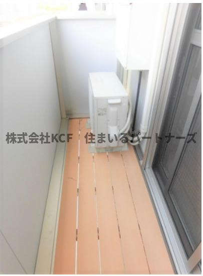 フェアプラッツB棟のバルコニー|外からの目が気にならないバルコニーで洗濯物が干せます