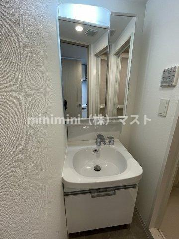 ソルテラス四天王寺前夕陽ヶ丘の洗面所