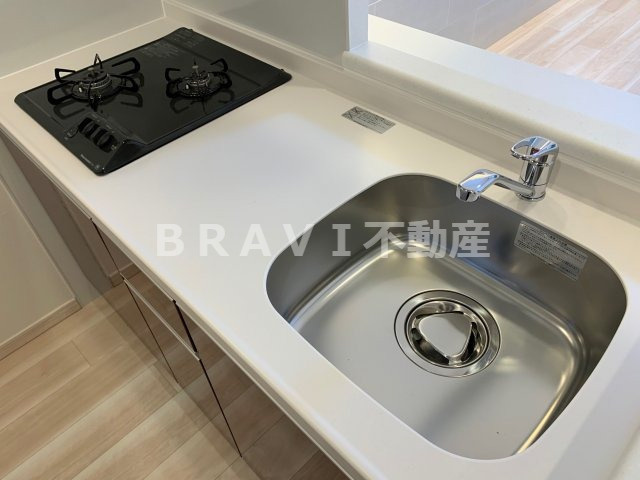 スプランディッド安土町　BRAVI不動産のキッチン|【スプランディット安土町】コンパクトなキッチンで掃除もラクラク