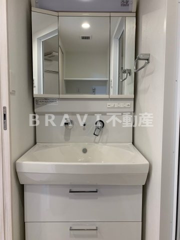 スプランディッド安土町　BRAVI不動産の独立洗面台|【スプランディット安土町】朝の身支度には欠かせない独立洗面化粧台
