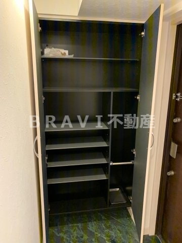 スプランディッド安土町　BRAVI不動産の収納|【スプランディット安土町】シューズボックス