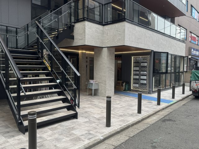 東栄アネックスビルIIのエントランス