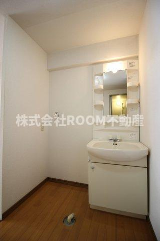 イーストウッドマンションの洗面所|使いやすい洗面所です