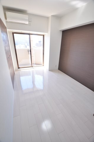 大阪市都島区都島北通１丁目の賃貸マンションの居間・リビング