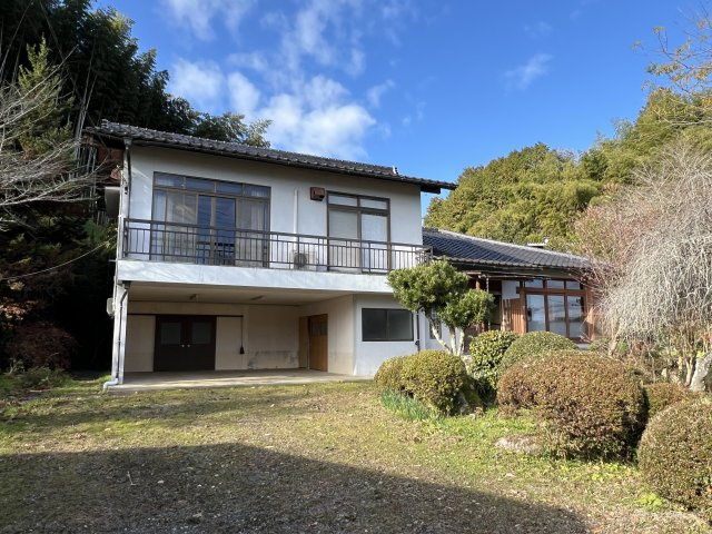 津山市福田下　２階建中古住宅　４LDK