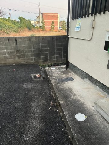 山手町2戸１貸家の駐車場