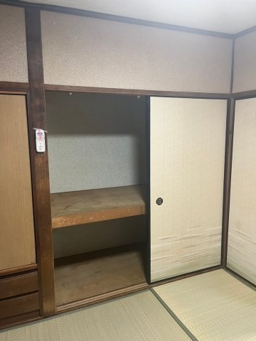 山手町2戸１貸家の収納