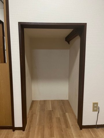 山手町2戸１貸家のエントランス