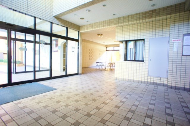 ライオンズマンション東町のロビー|落ち着いたロビーです