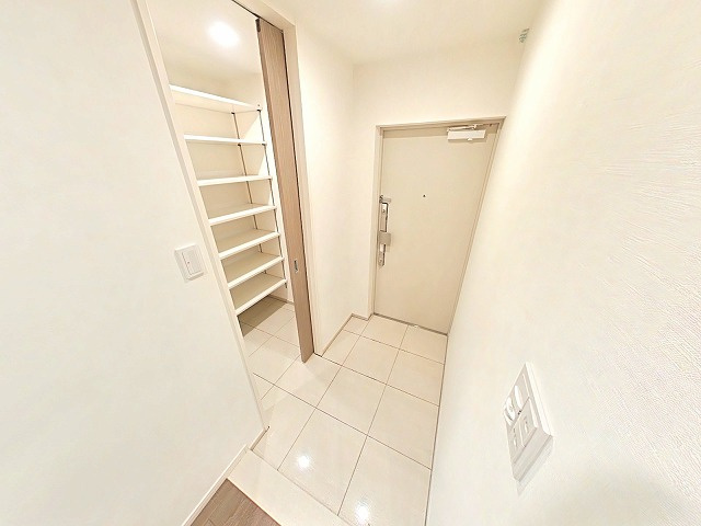 アルファステイツ表町の玄関