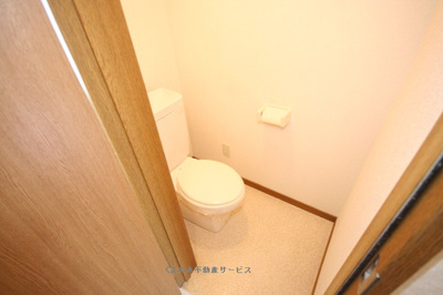 【トイレ】 | メゾネット比佐津 | ゆったりとした空間のトイレです
メゾネット比佐津　202号室　平成20年9月4日撮影