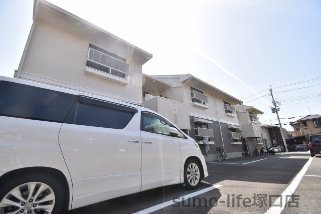 セジュールE&Lの駐車場