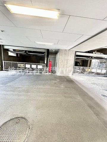 ハーヴェスタ江坂の駐車場