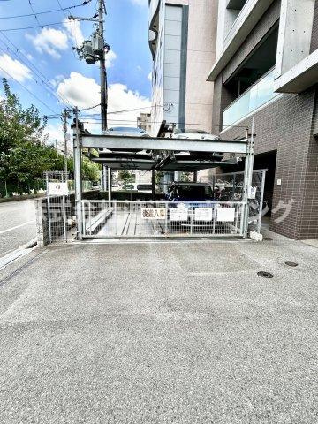 ハーヴェスタ江坂の駐車場