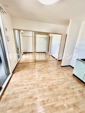 ハーヴェスタ江坂の居間・リビング