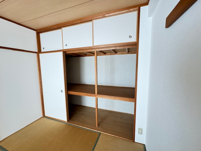 ガーデンシティーコープ金剛東1棟の収納