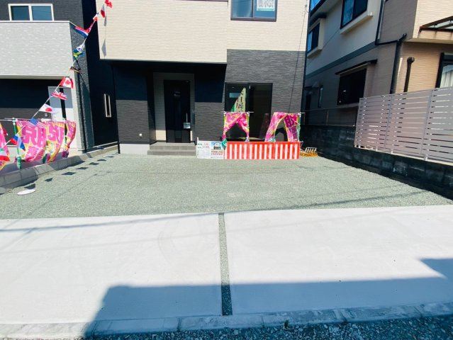 東区戸島７丁目／１号棟の駐車場