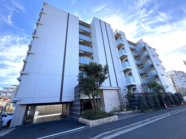 プラウド横濱白楽ディアージュの外観