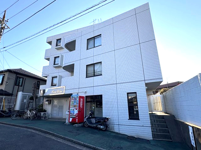 日神パレス白楽の外観