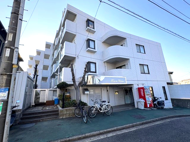 日神パレス白楽の外観