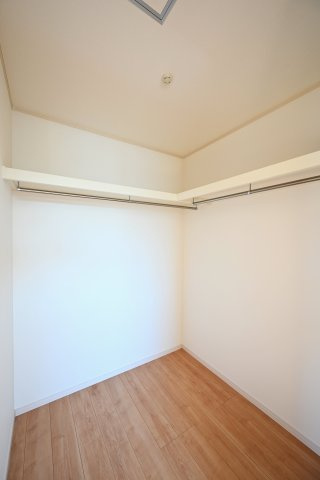 【収納】 | 太田市東別所町   ファイブイズホーム | 憧れのウォークインクローゼットでお洋服もたっぷり収納！