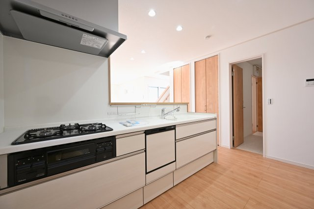 【キッチン】 | 太田市東別所町   ファイブイズホーム | 食器洗い乾燥機付きシステムキッチン。毎日の家事の負担を減らします！