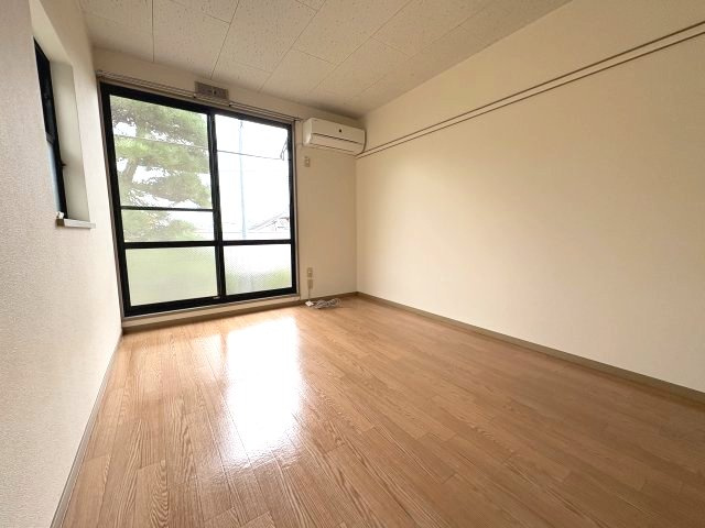 ブライトハイツの居間・リビング