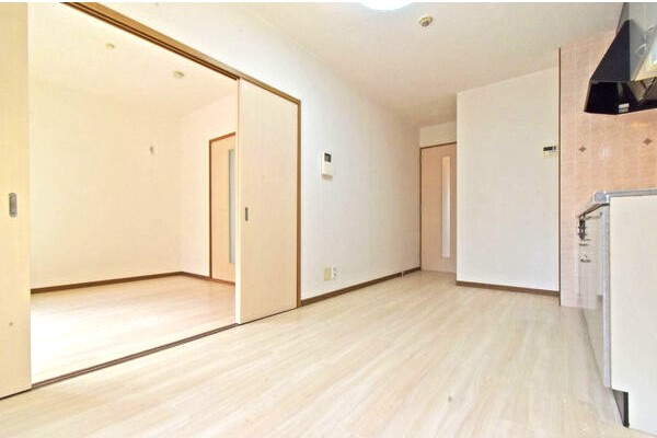 プラティークヴィラの居間・リビング