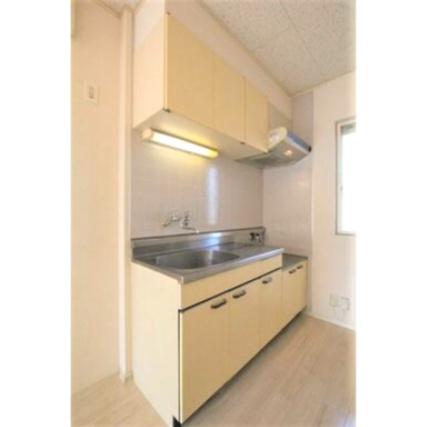 熊本市東区長嶺東５丁目のアパートのキッチン