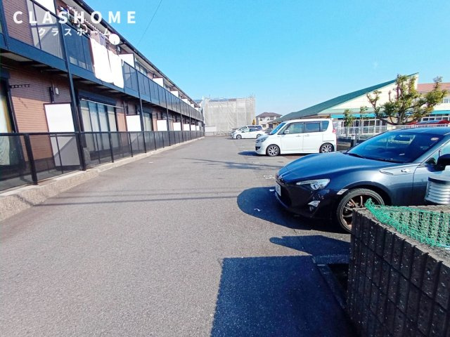 アンプルール リーブル 悠Ⅱ　　　刈谷市近郊の賃貸はクラスホームの駐車場