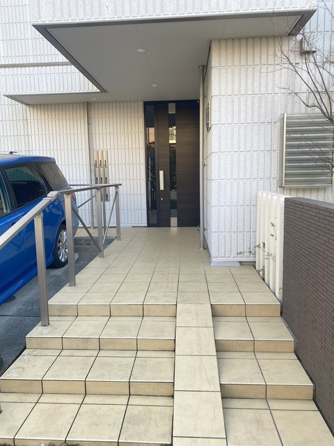 メゾンフルールのエントランス|オートロック付エントランス