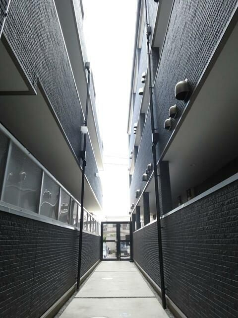 メゾン・ド　ＩＢのエントランス