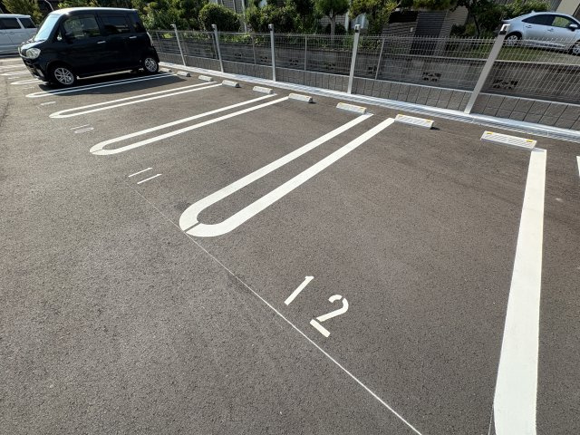 播磨町宮西新築アパートの駐車場