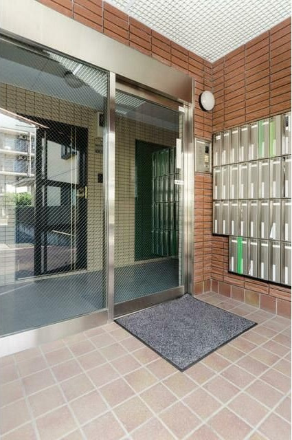 メゾンチェリーフィールドⅢのエントランス