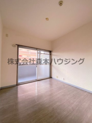 【洋室】 | 　グランドヴィラ香里 | ゆったりした洋室です