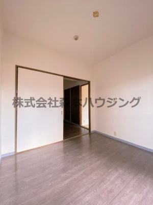 【洋室】 | 　グランドヴィラ香里 | 使い勝手のいい洋室です