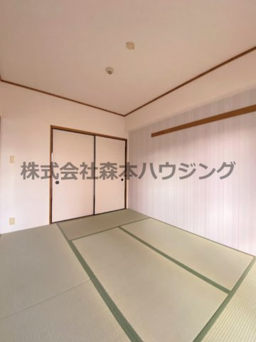 【寝室】 | 　グランドヴィラ香里 | 落ち着いて過ごせるお部屋なので、寝室にいかがでしょうか