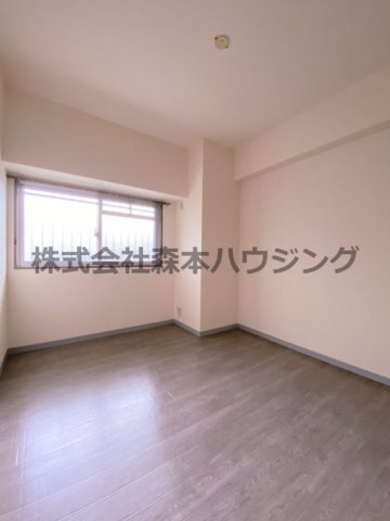 【洋室】 | 　グランドヴィラ香里 | 使い勝手のいい洋室です