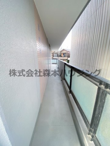 【バルコニー】 | 　グランドヴィラ香里 | 使いやすいL字型バルコニーです