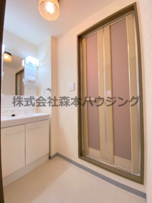 【洗面所】 | 　グランドヴィラ香里 | 使いやすい洗面所です