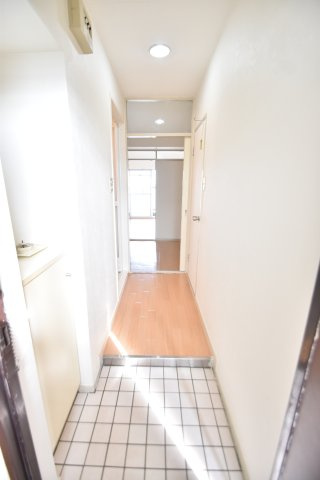 大阪市城東区蒲生２丁目の賃貸マンションの玄関