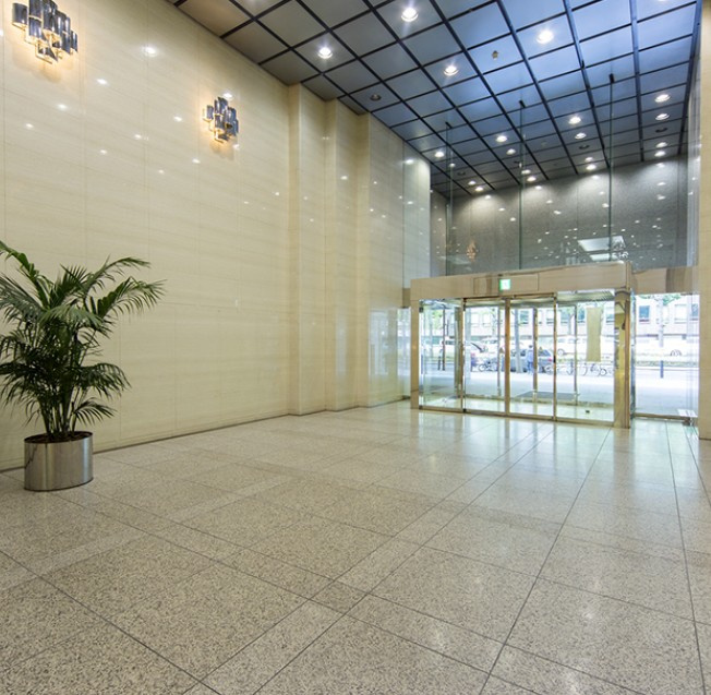 御堂筋本町ビルのエントランス