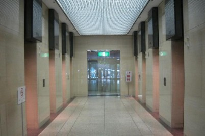 御堂筋本町ビルの設備|エレベーター